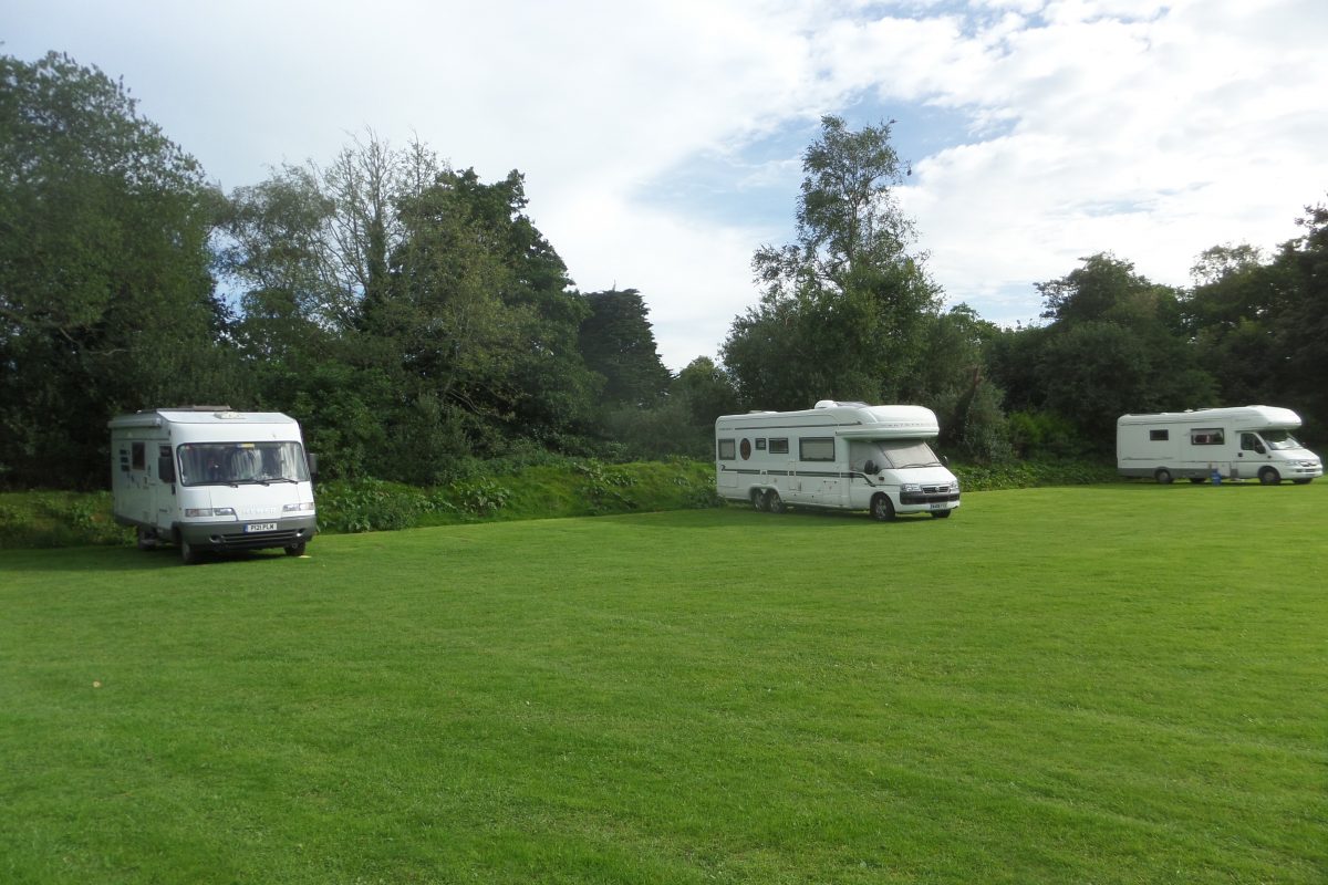 Britannia Inn near Par have a dedicated field for motorhomes. All services available too.