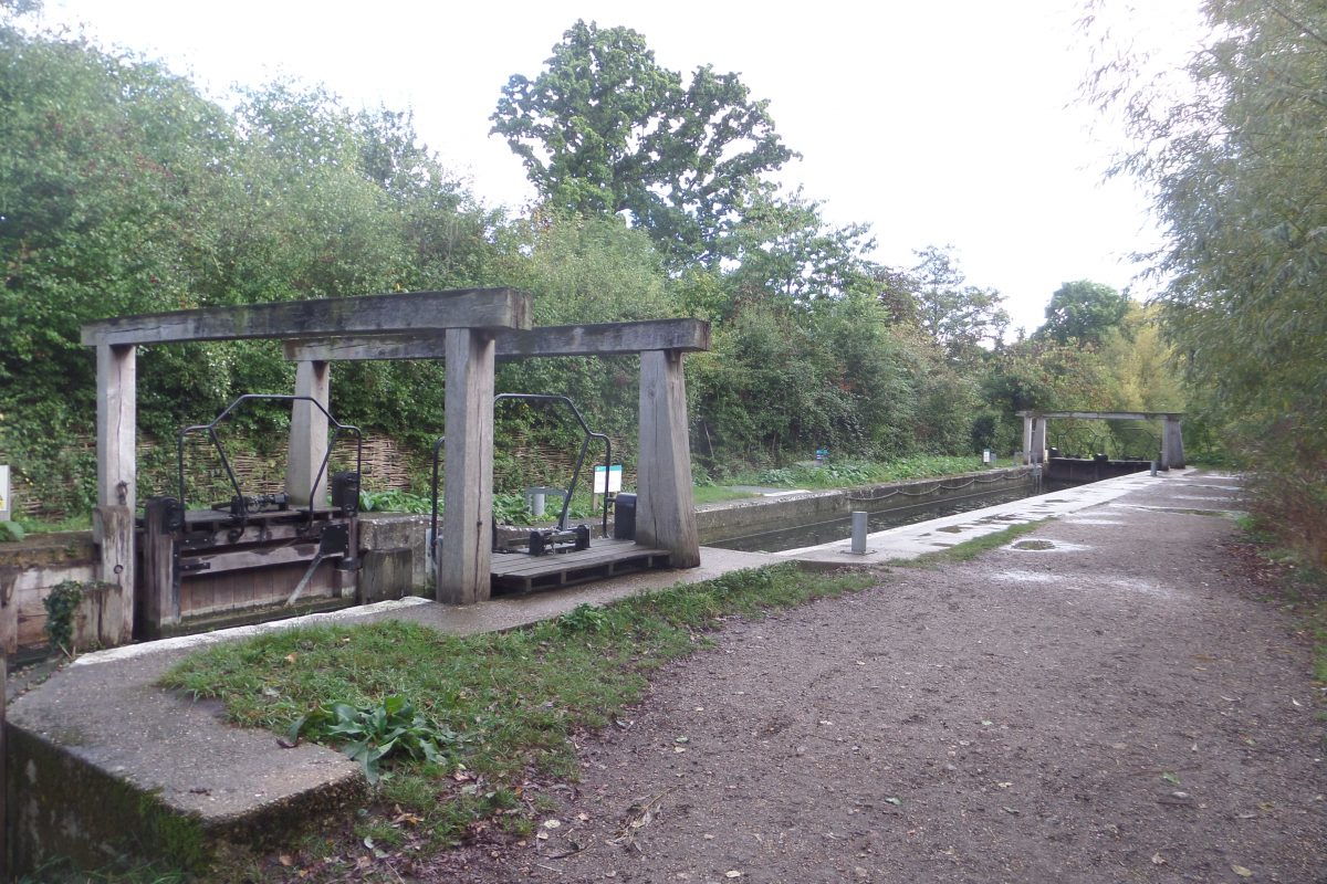 The locks on the River Stour have been restored to the early design painted by Constable. These gates have no balance beams and the paddles are primitive winding gear with no ground paddles.