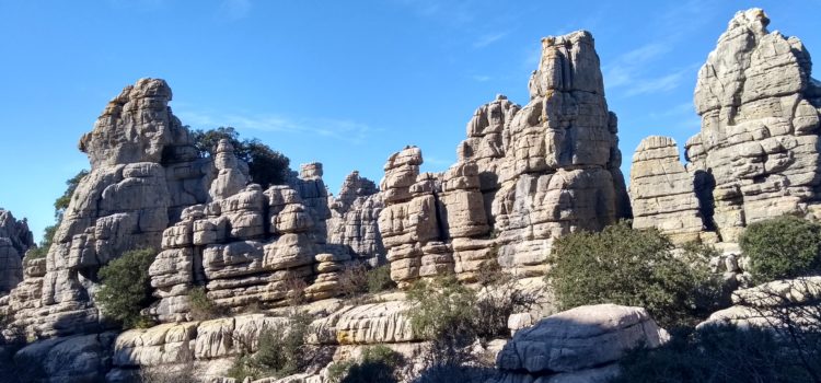 Weird Rocks and Huge Dolmens